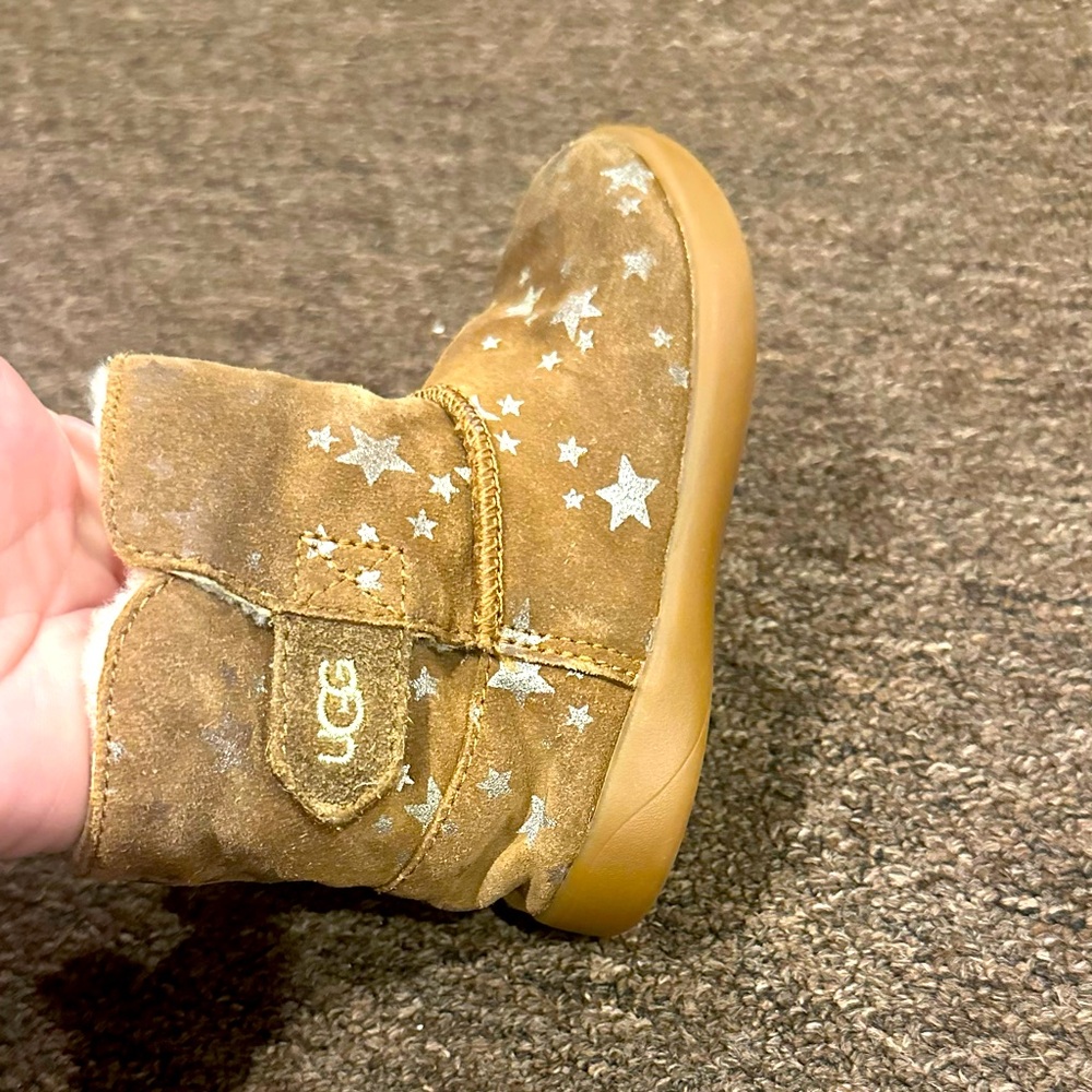 UGG USA Toddler Sz 8 Brown Star Patterned Boots